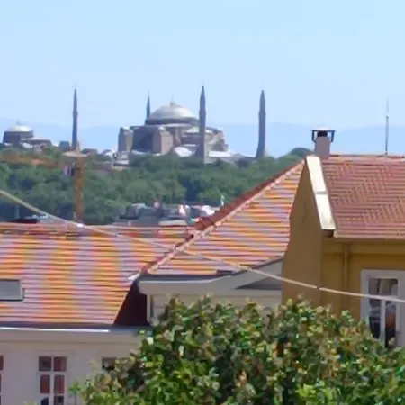 アパート Beyoglu'nda Guzel Bir Daire 1